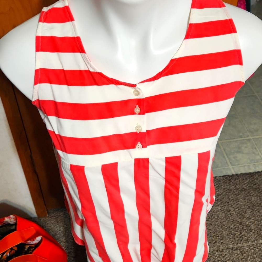 woman's top